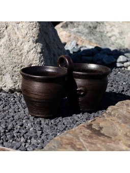 Gliniany czarny dzbanek dwojak