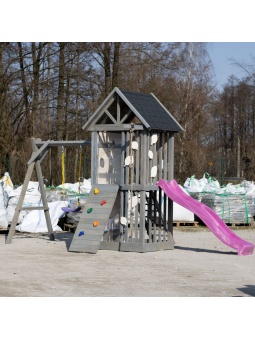 Ogrodowy plac zabaw z huśtawką