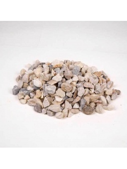 Drobny przebarwiony grys ogrodowy